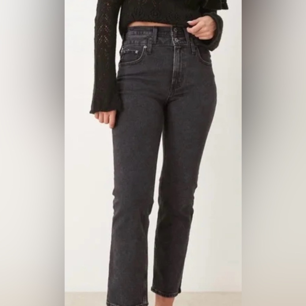 A&F Women's Curve Love Ultra High Rise Ankle Straight Jean 27 Long Black
